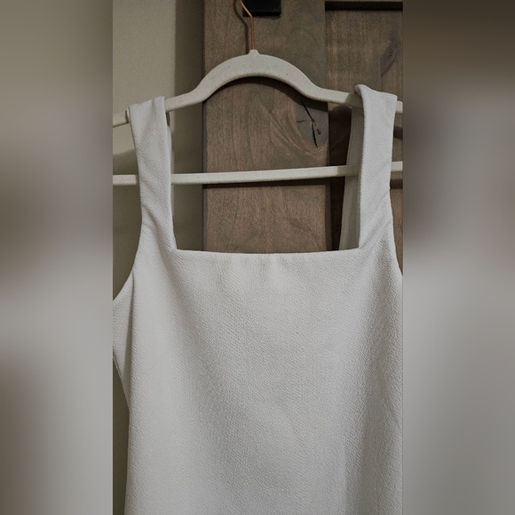 SHOW ME YOUR MUMU Dory Bodysuit in White. Size Medium - Picture 6 of 12